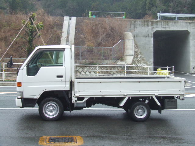 Toyota () Dyna LY122:  