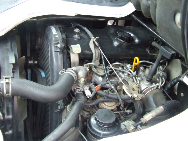 Toyota () Dyna LY122:  