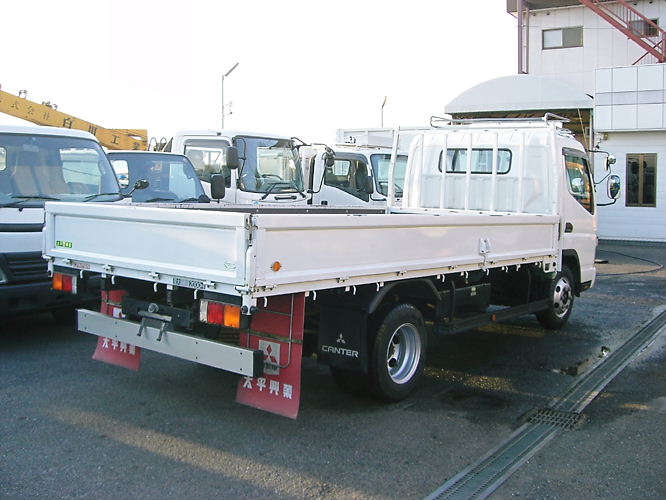 MMC Mitsubishi () Canter FE83DEN (FE83CE):  