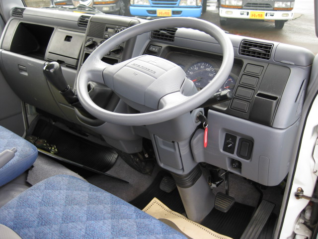 MMC Mitsubishi () Canter FD70BB (70AB):  