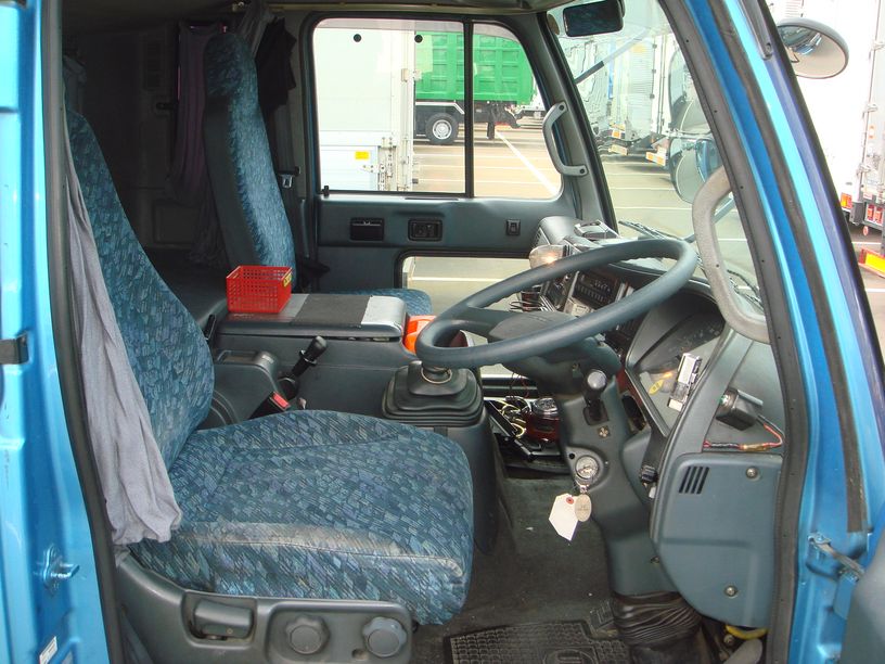 Nissan Diesel ( ) PW252V:  