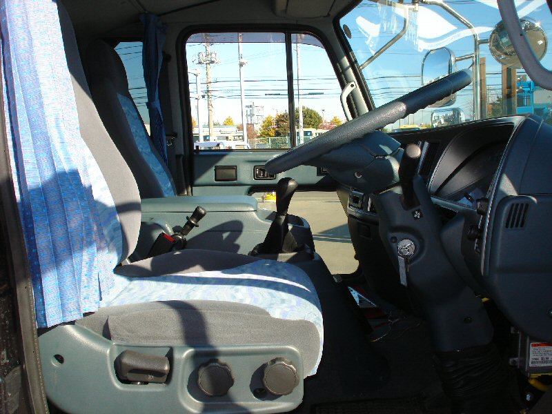 Nissan Diesel ( ) PW37C:  
