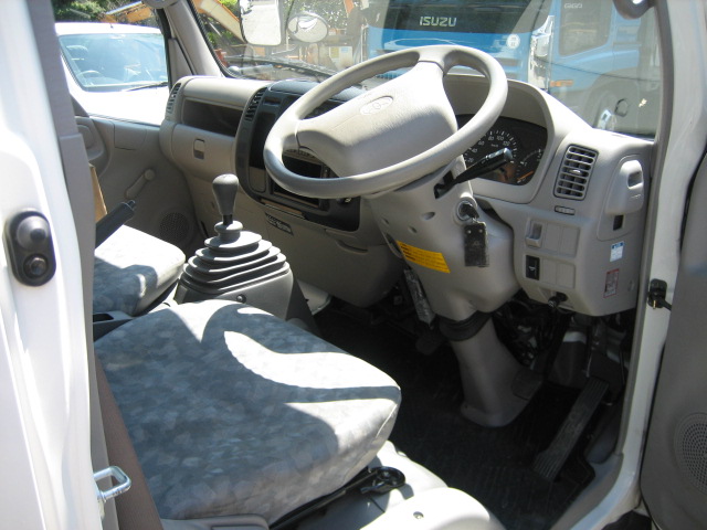 Toyota () ToyoAce XZU304 (XZU308):  