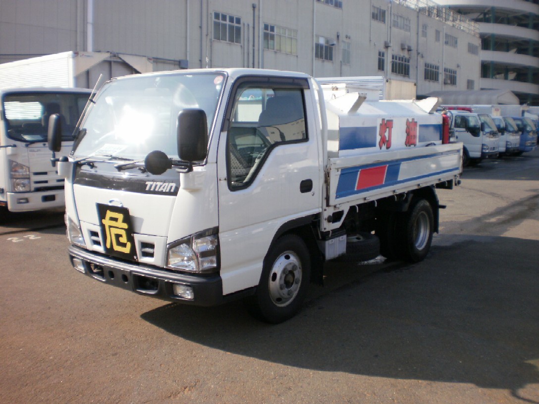 Mazda () Titan LKR81:  