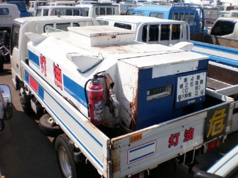 Mazda () Titan LKR81:  