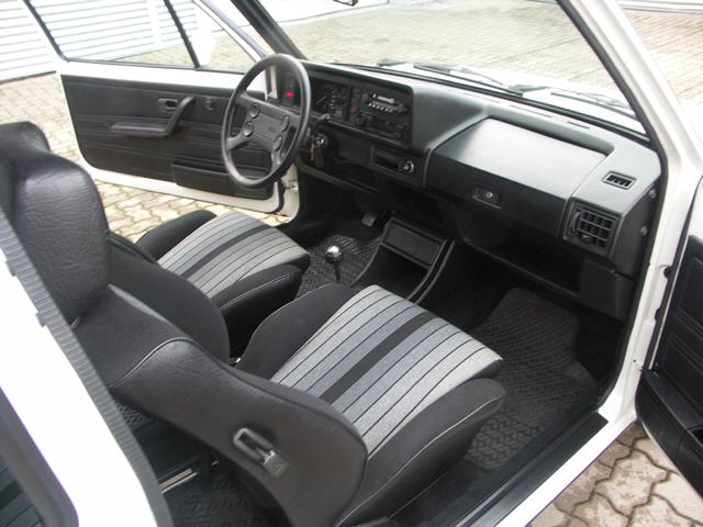 Volkswagen (VW) () Golf I (17):  