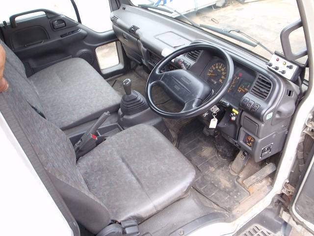 Isuzu () Forward NRR35D4:  