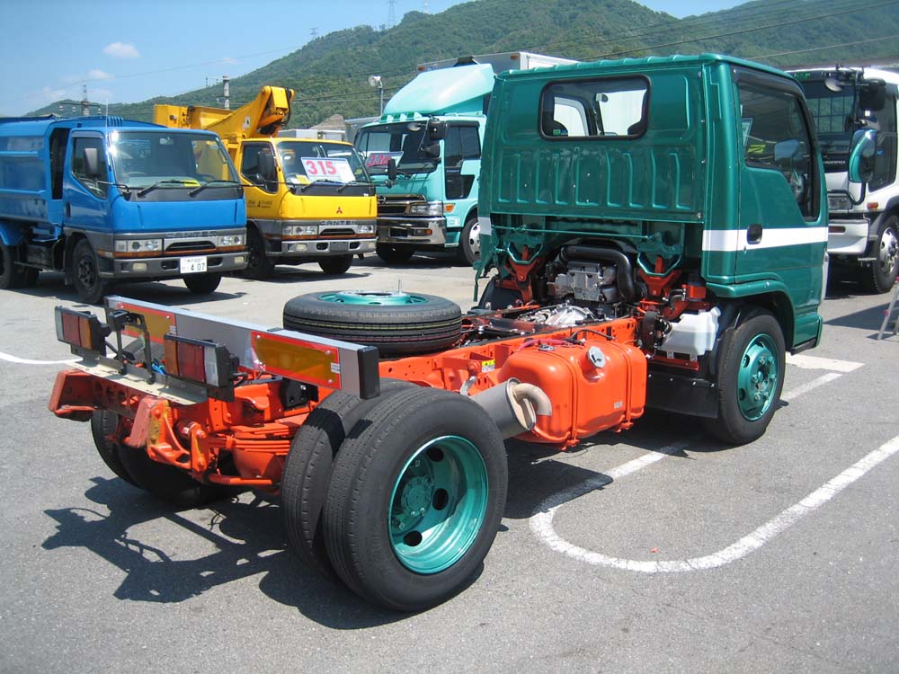 Isuzu () Elf NKR85 (Y):  