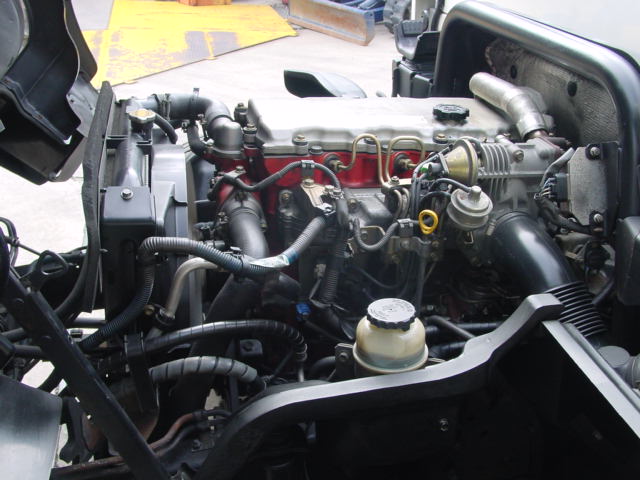 Daihatsu () Delta XZU412 (XZU411N):  