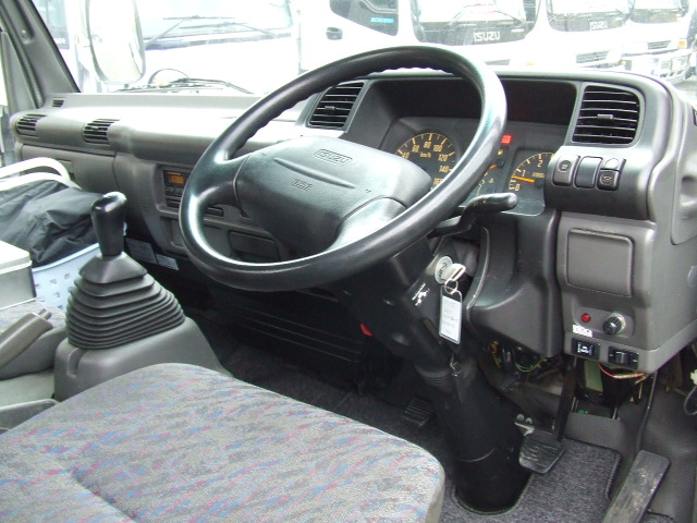 Isuzu () Elf NPR72G (P):  