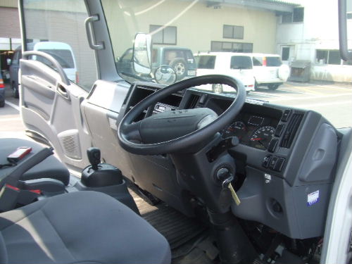 Isuzu () Elf NPR85:  