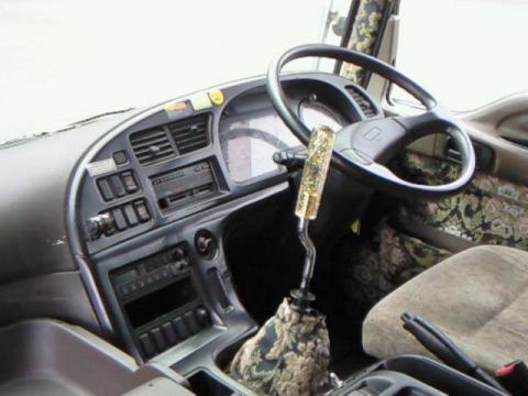 Isuzu () Truck CYZ82V1:  