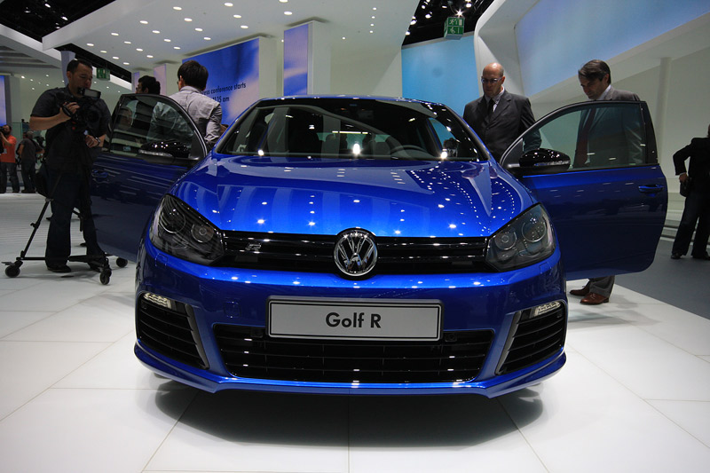 Volkswagen (VW) () Golf R:  