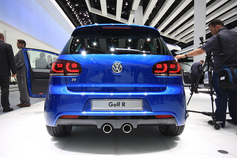 Volkswagen (VW) () Golf R:  