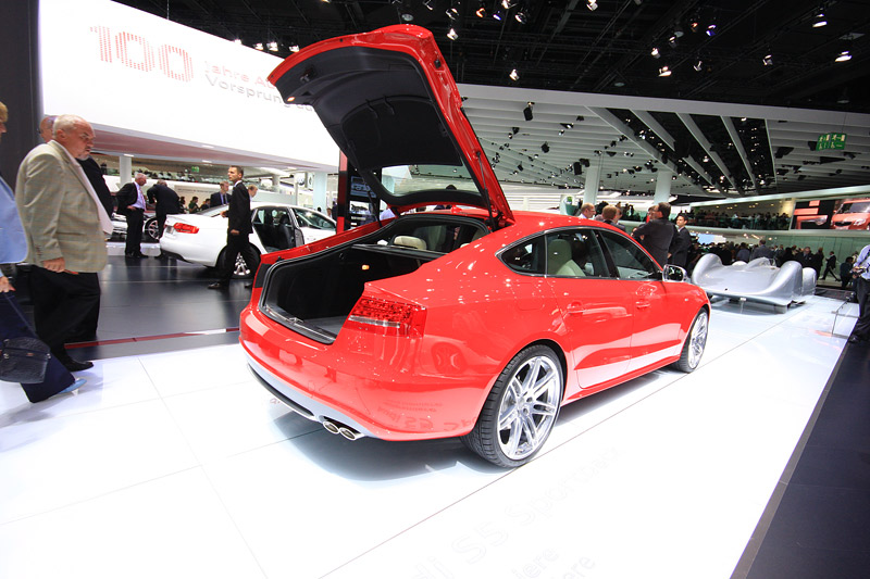 Audi () S5 Sportback:  