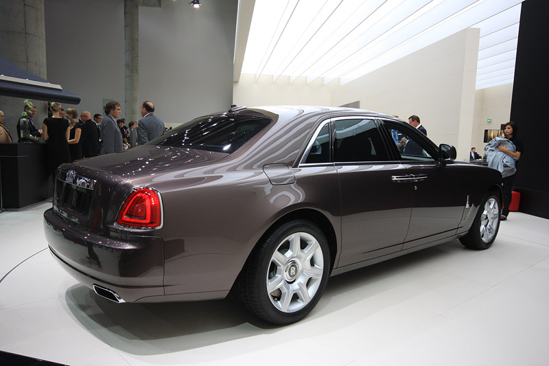 Rolls-Royce (-) Ghost, 2009-:  