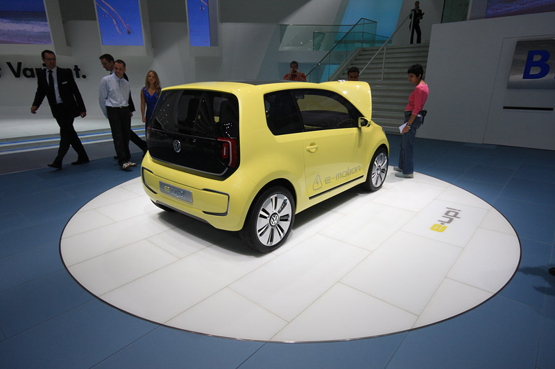 Volkswagen (VW) () E-UP!:  