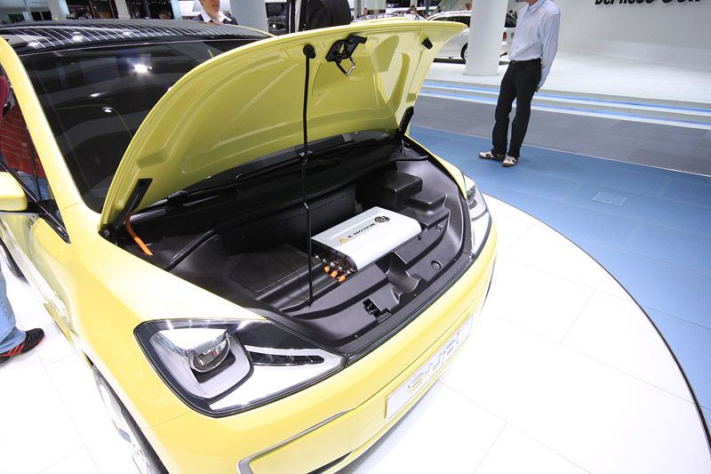 Volkswagen (VW) () E-UP!:  