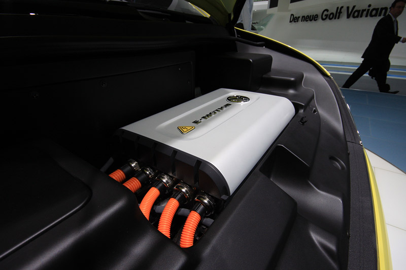 Volkswagen (VW) () E-UP!:  