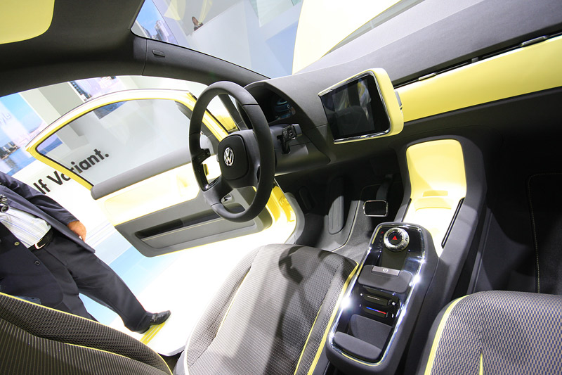 Volkswagen (VW) () E-UP!:  
