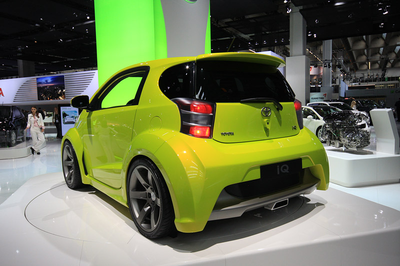 Toyota () iQ Concept:  
