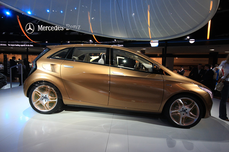 Mercedes Benz () BlueZero Concept:  