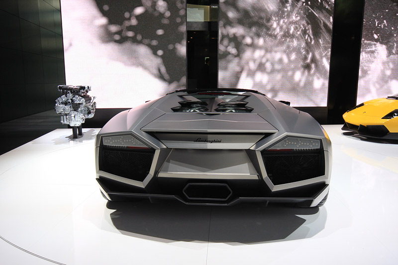 Lamborghini ( ) Reventon:  