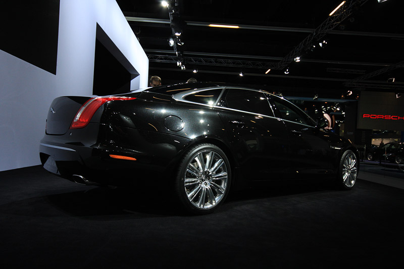 Jaguar () XJ VI:  