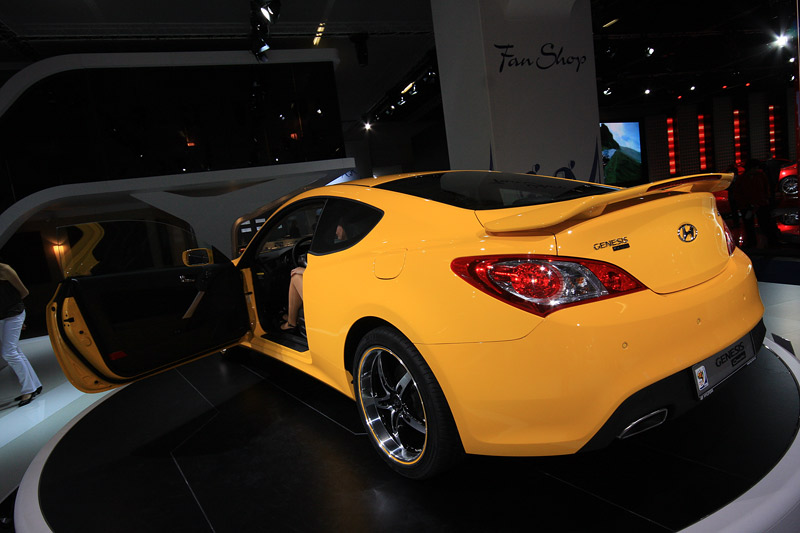 Hyundai () Genesis Coupe:  