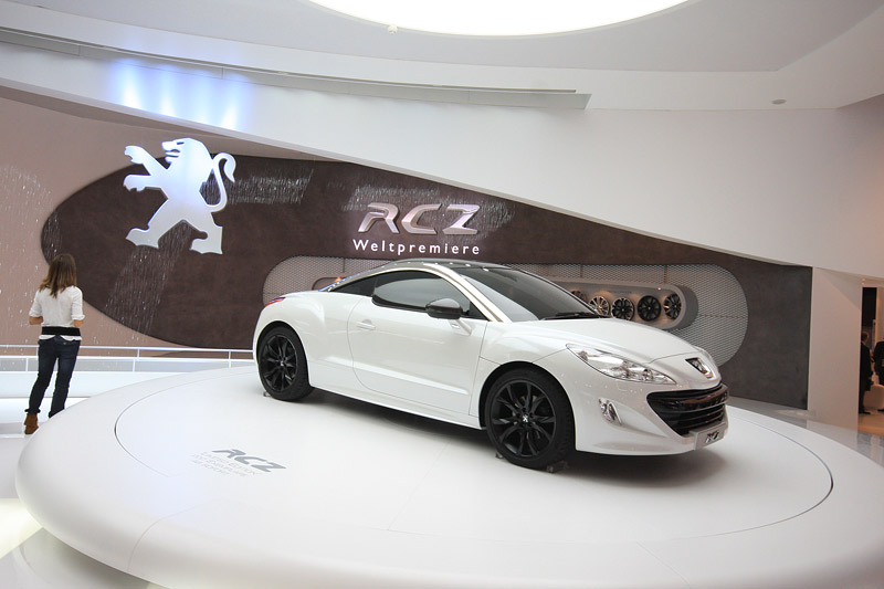 Peugeot () RCZ:  