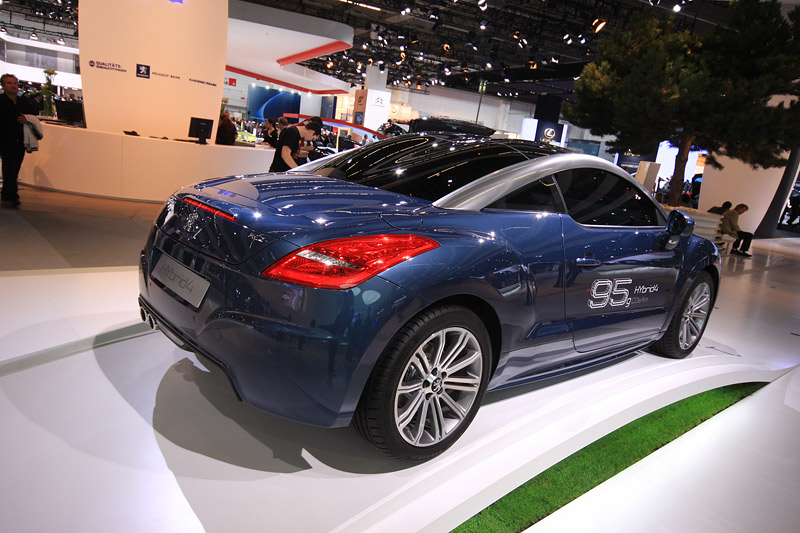 Peugeot () RCZ Hybrid4:  