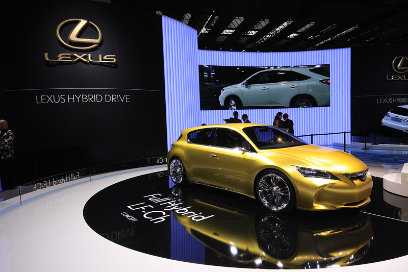 Lexus () LF-Ch:  