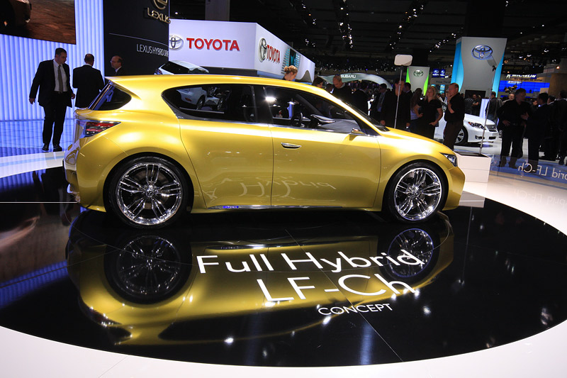 Lexus () LF-Ch:  