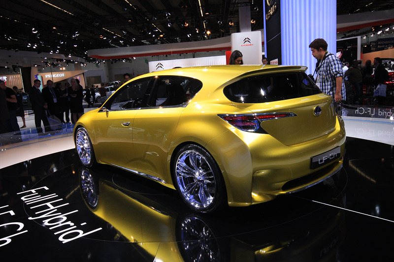 Lexus () LF-Ch:  