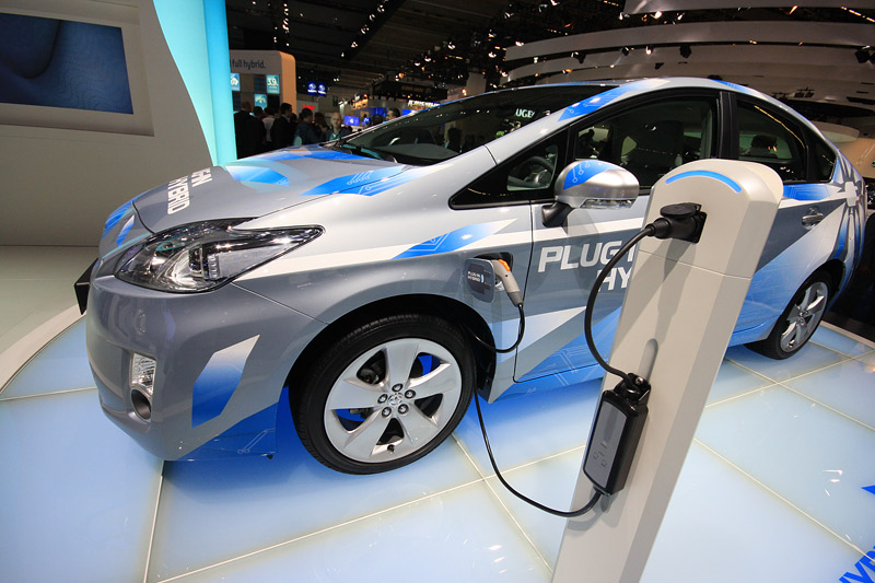 Toyota () Prius Plug-in Hybrid:  