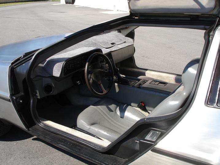 De Lorean ( ) DMC-12:  