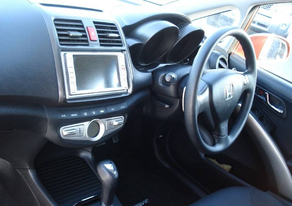 Honda () Airwave:  