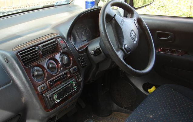 Honda () Capa:  