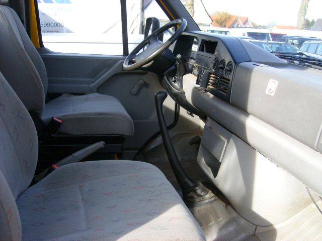 Volkswagen (VW) () LT Mk II (2DX0FE):  