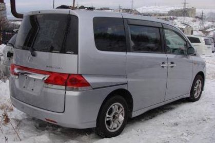 Honda () Stepwgn III:  