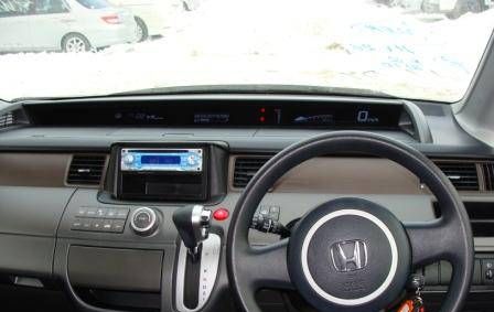 Honda () Stepwgn III:  