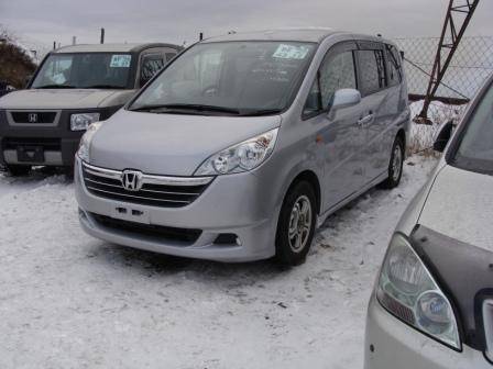 Honda () Stepwgn III:  