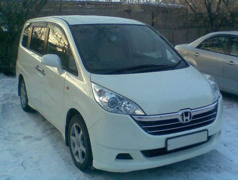 Honda () Stepwgn III:  