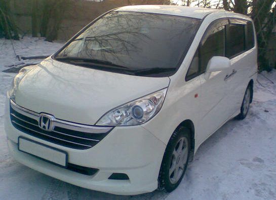 Honda () Stepwgn III:  