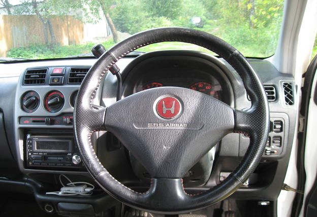 Honda () Life III Dunk:  