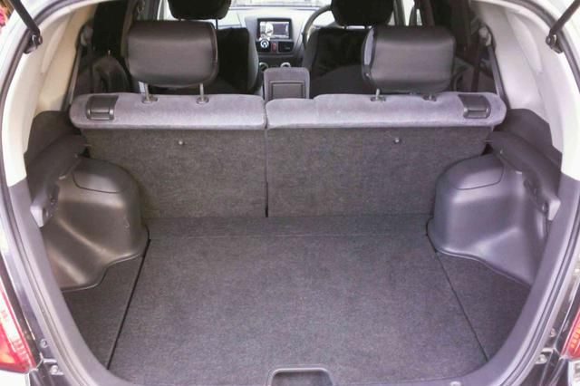 Suzuki () Aerio Wagon:  