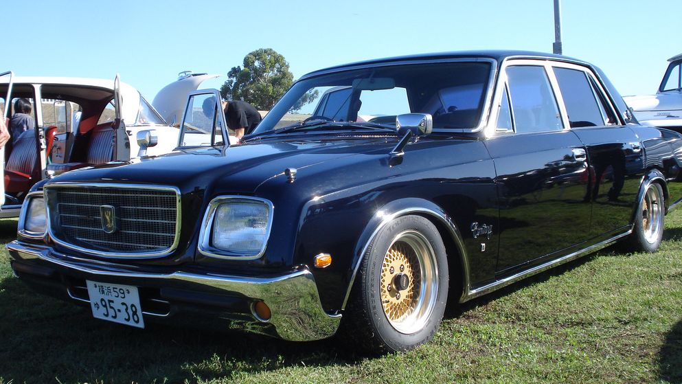 Toyota () Century VG20:  