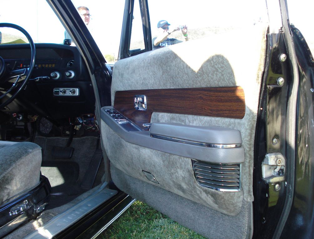 Toyota () Century VG20:  