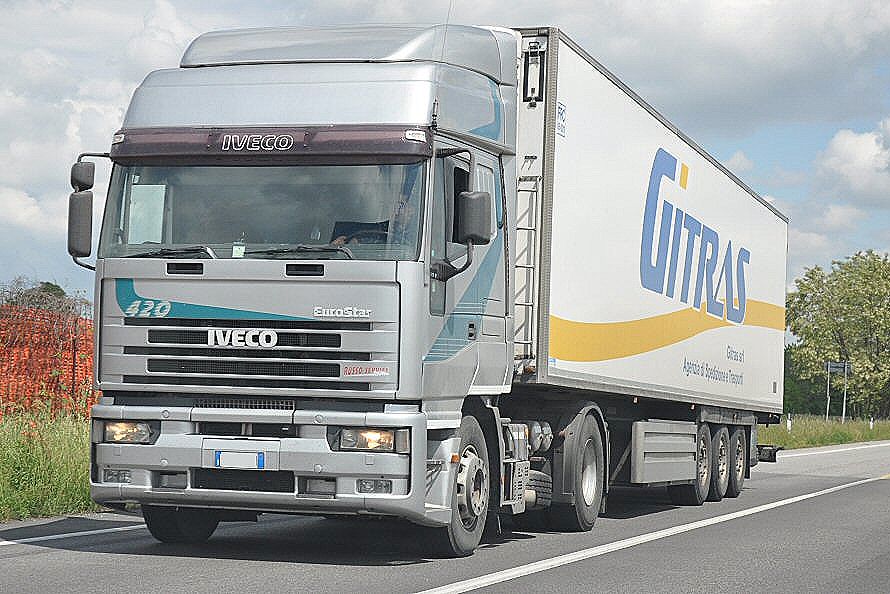 Iveco () EuroStar:  