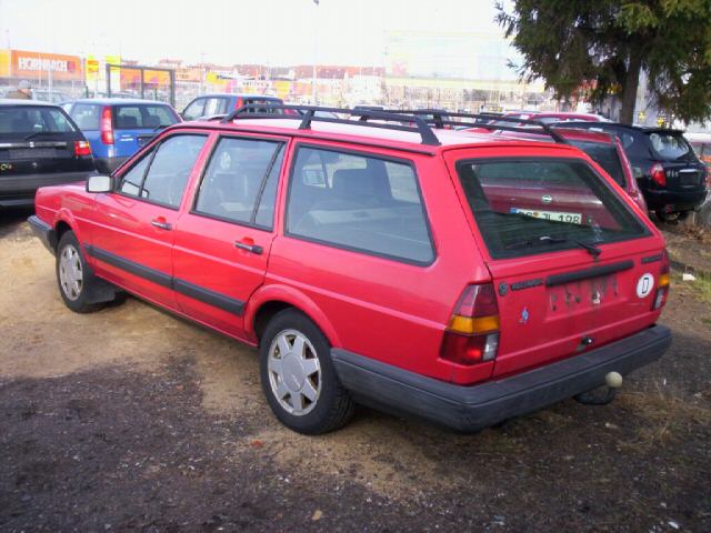 Volkswagen (VW) () Passat Variant II (32B):  